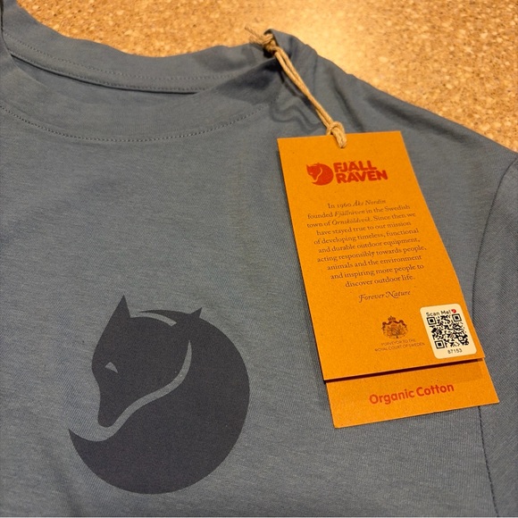 NWT Fjallraven Fox Boxy Logo Tee T-Shirt Organic Cotton Dawn Blue Women’s Small - Picture 2 of 4